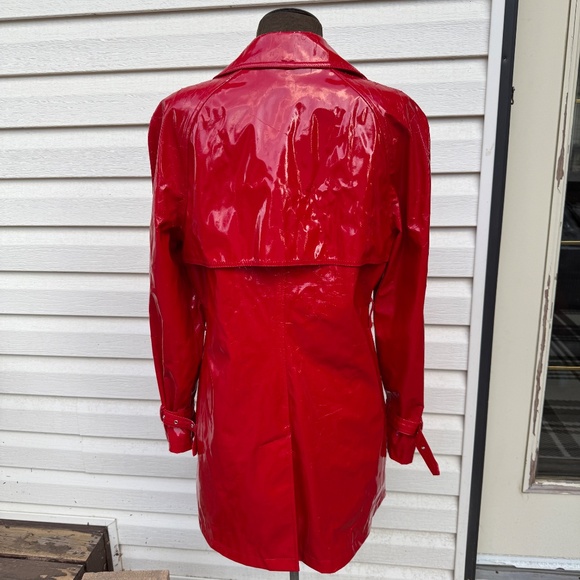 Show-stopping vintage 90s faux patent-leather trench in fire-engine red ❤️‍🔥 - Picture 2 of 14